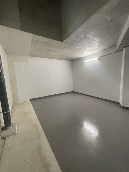 Travaux de Peinture Intérieur de Bureau et marquage parking à Marseille 13002