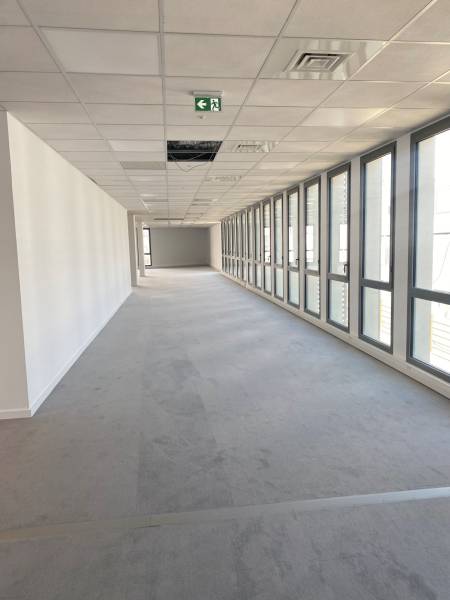 Travaux de Peinture Intérieur de Bureau et marquage parking à Marseille 13002