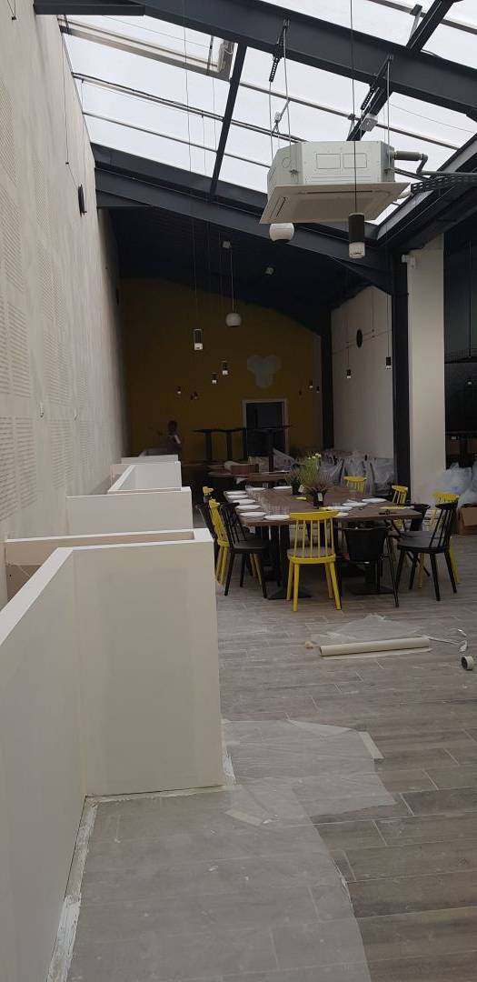 travaux de peinture pour l'interieur d'un restaurant à Manosque