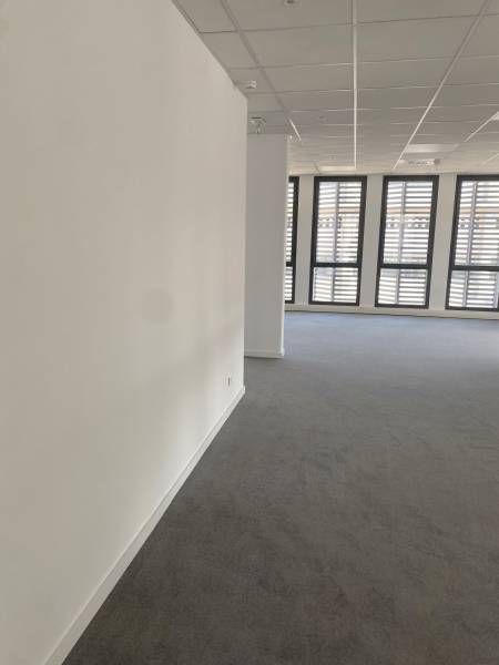 Travaux de Peinture Intérieur de Bureau et marquage parking à Marseille 13002