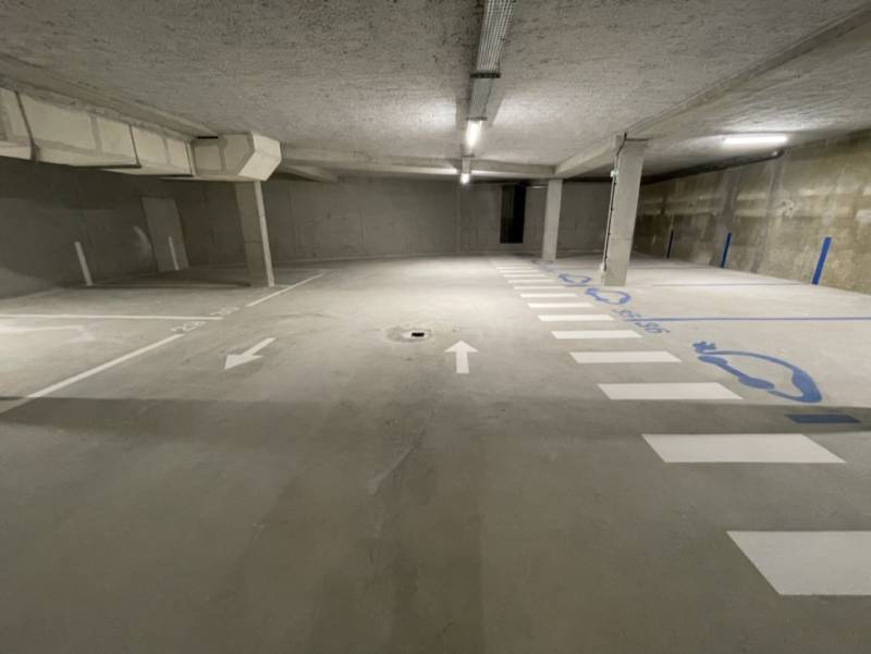 Travaux de Peinture Intérieur de Bureau et marquage parking à Marseille 13002