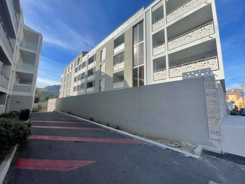 Travaux de peinture interieur et exterieur de 2 batiments neuf à Roquevaire