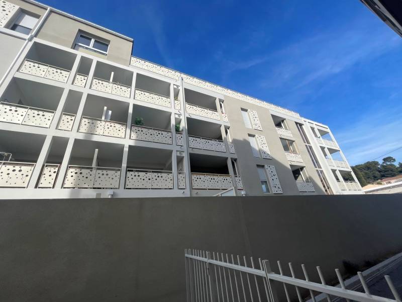 Travaux de peinture interieur et exterieur de 2 batiments neuf à Roquevaire