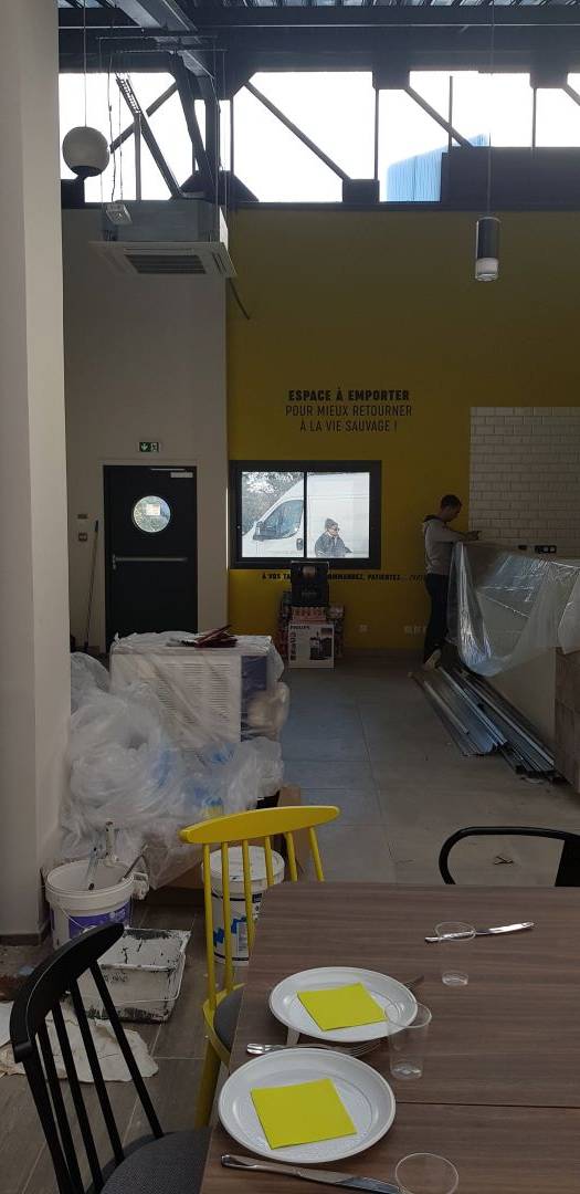 travaux de peinture pour l'interieur d'un restaurant à Manosque