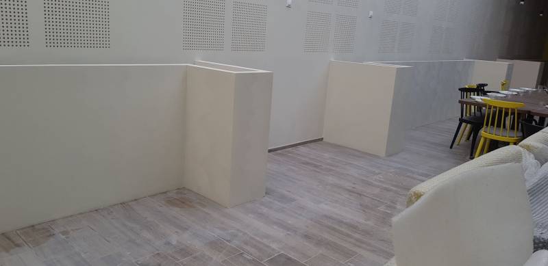 travaux de peinture pour l'interieur d'un restaurant à Manosque