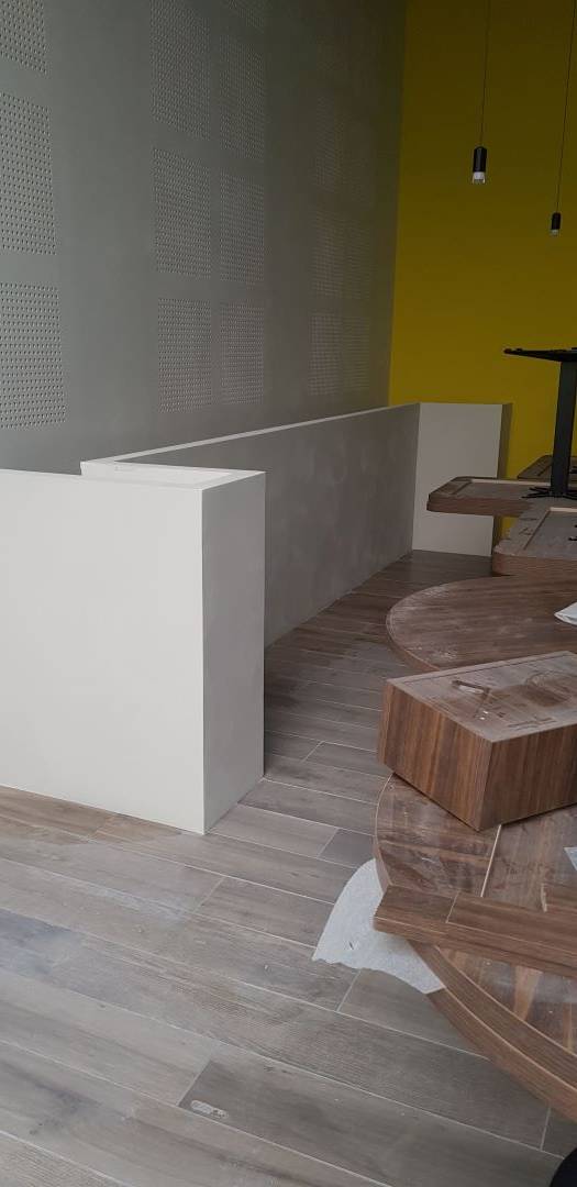 travaux de peinture pour l'interieur d'un restaurant à Manosque