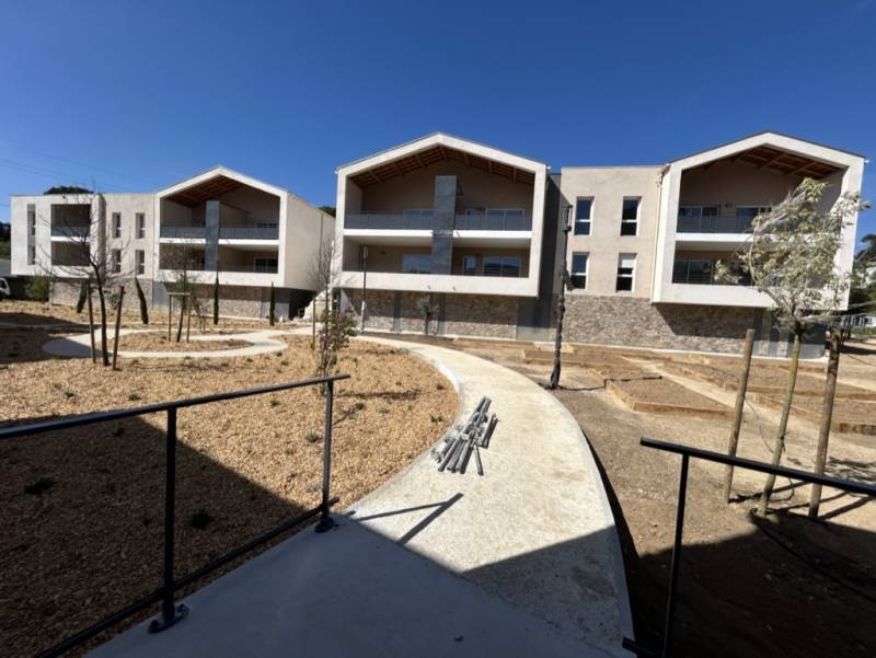 Ravalement de façades d'une résidence neuve de 4 bâtiments à Marseille 13011