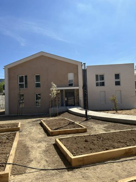 Ravalement de façades d'une résidence neuve de 4 bâtiments à Marseille 13011